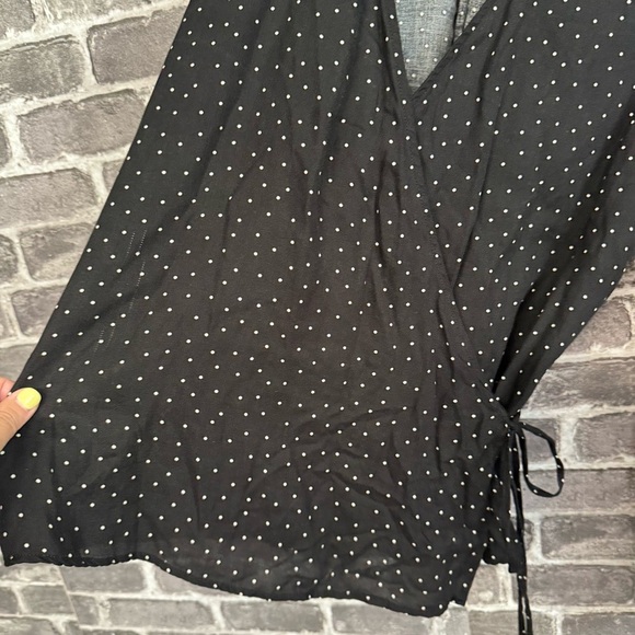 REFORMATION Alaina Wrap Top Ditto Dot Black White Polka Dot Print blouse shirt - Picture 8 of 13